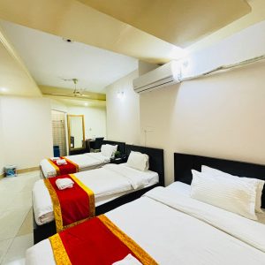 Deluxe Family Room